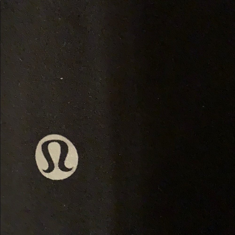 LULULEMON TOP BLACK, SZ 6 FREE SMALL RED LULU BAG - Picture 5 of 9